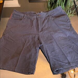 Mountain Hardwear Shorts, Mens 38